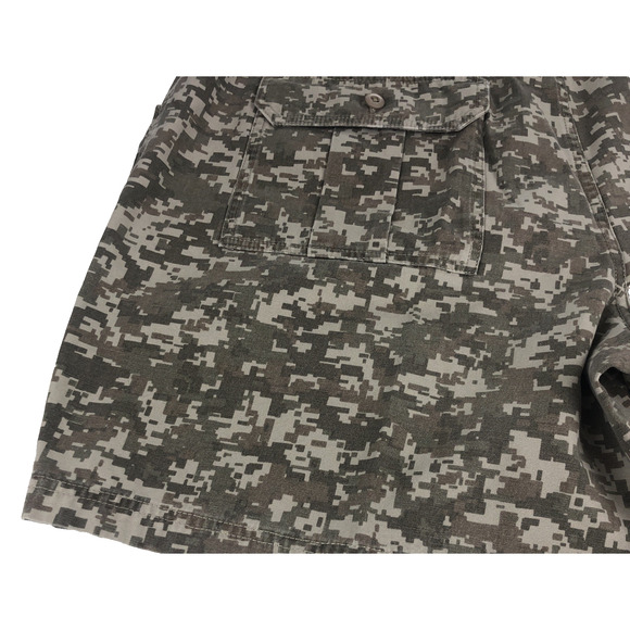 Cabelas Men's Digital Camo Shorts Size 40 Camouflage Cargo Style 8 Pocket Design - Picture 11 of 13